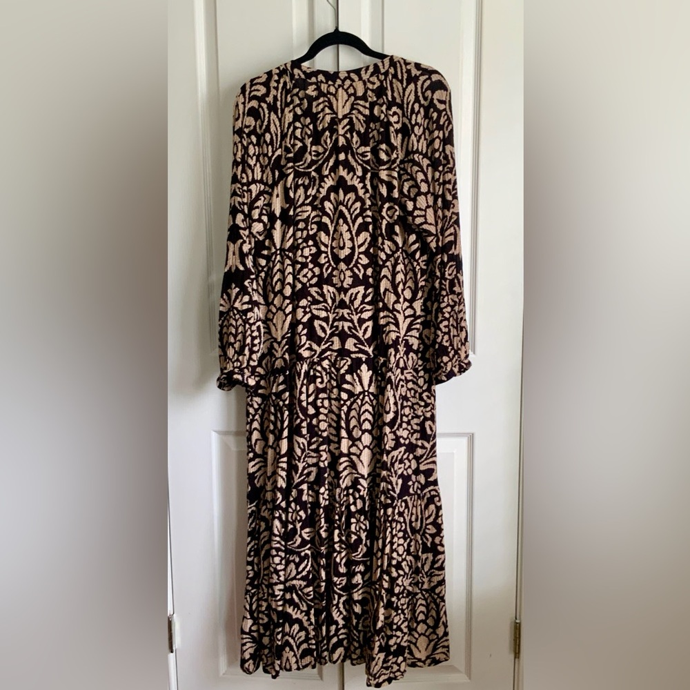 Elegant Brown and Cream Midi Dress - Picture 2 of 5